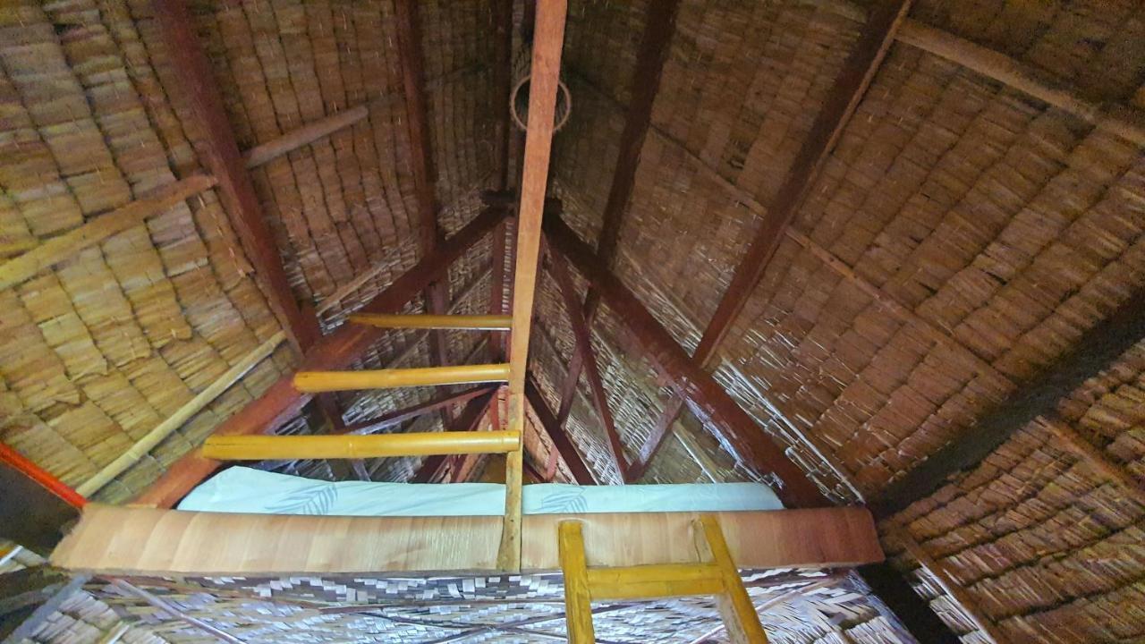 Calatagan'S Bahay Kubo - With Beach Access Εξωτερικό φωτογραφία