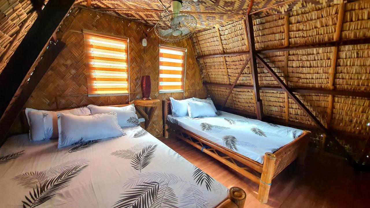 Calatagan'S Bahay Kubo - With Beach Access Εξωτερικό φωτογραφία